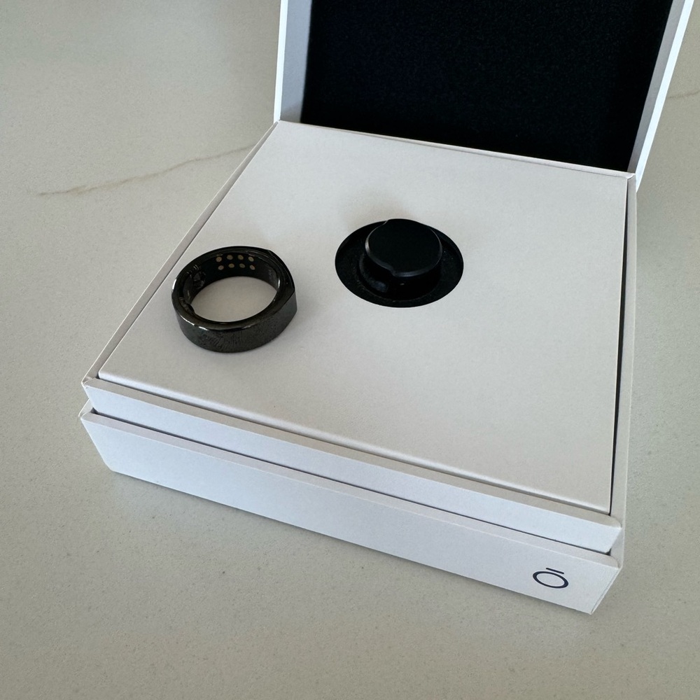 Like new Oura Gen3 Heritage Black - size 10